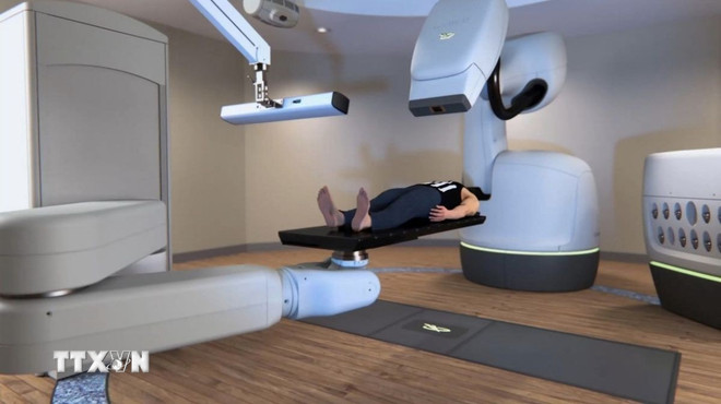 Bệnh viện đầu tiên ở Việt Nam có hệ thống robot xạ phẫu tích hợp AI chữa ung thư