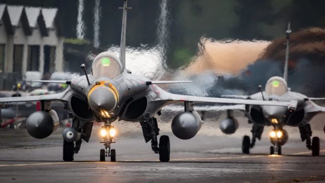 Vụ bắn rơi Rafale ở Kashmir làm dấy lên âm mưu m m88 Mỹ về F-35 tại thị trường Ấn Độ