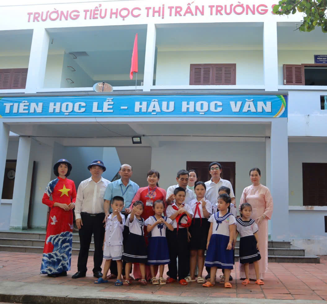 Hướng về Trường Sa thân yêu