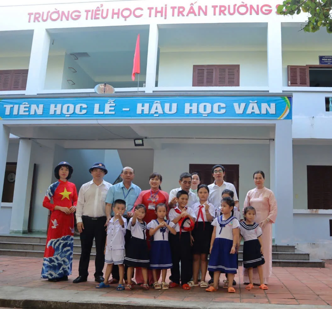 Hướng về Trường Sa thân yêu