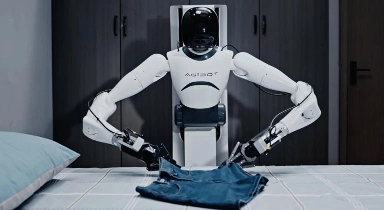 Trung Quốc cách mạng hóa ngành sản xuất với robot hình người