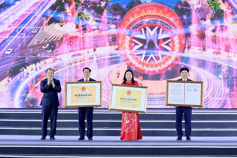 “ Bản hòa tấu” nghệ thuật đỉnh cao mở màn Tuần lễ Văn hóa Du lịch Hà Nam 2025
