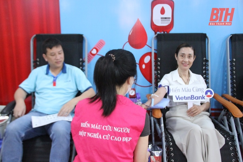 Ngày hội hiến máu tình nguyện “Trao giọt máu hồng, sẻ chia sự sống” của Vietinbank Bắc Thanh Hóa 