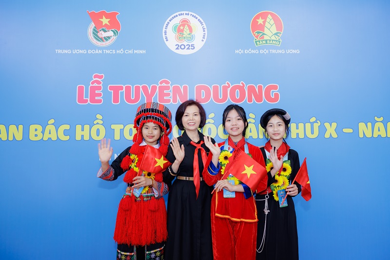 Vinamilk đồng hành cùng thiếu nhi Cháu ngoan Bác Hồ hướng đến kỷ niệm 135 năm ngày sinh nhật Bác