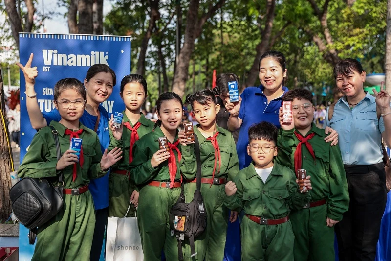 Vinamilk đồng hành cùng thiếu nhi Cháu ngoan Bác Hồ hướng đến kỷ niệm 135 năm ngày sinh nhật Bác