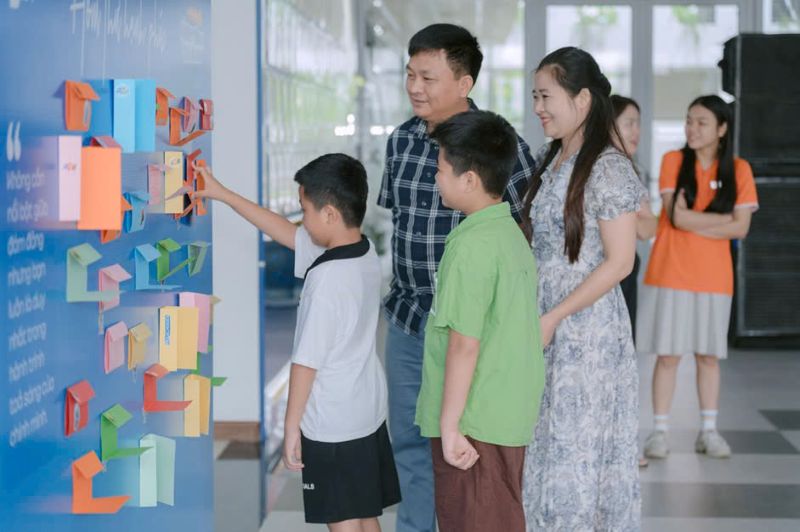 Chương trình học bổng “FSchools - Hành trình tỏa sáng” tiếp tục lan tỏa mạnh mẽ tại Thanh Hóa