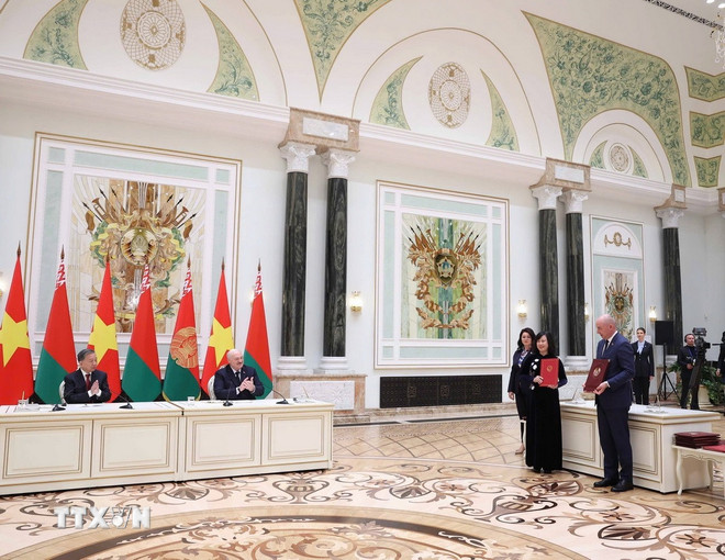 Tuyên bố chung về việc thiết lập quan hệ Đối tác Chiến lược Việt Nam-Belarus