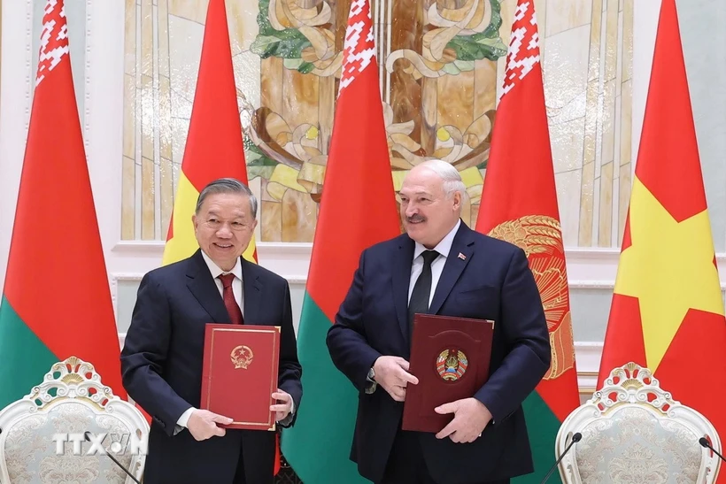 Tuyên bố chung về việc thiết lập quan hệ Đối tác Chiến lược Việt Nam-Belarus