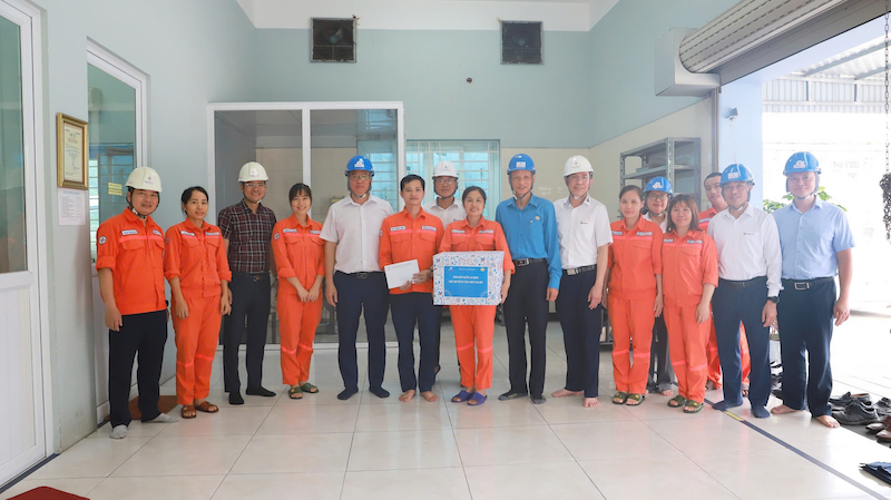 Đoàn công tác Tổng m88 link mới nhất Phát điện 1 thăm và làm việc tại m88 link mới nhất Nhiệt điện Nghi Sơn