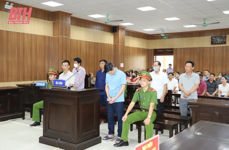 Cựu Chủ tịch, Phó m88 cá cược thể thao trực tuyến huyện Quảng Xương bị tuyên phạt 5 năm tù