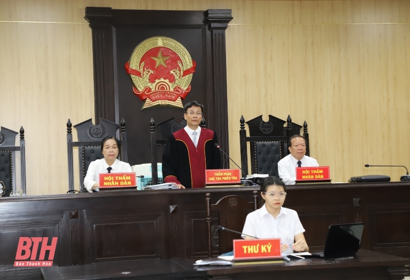 Cựu Chủ tịch, Phó Chủ tịch UBND huyện Quảng Xương bị tuyên phạt 5 năm tù