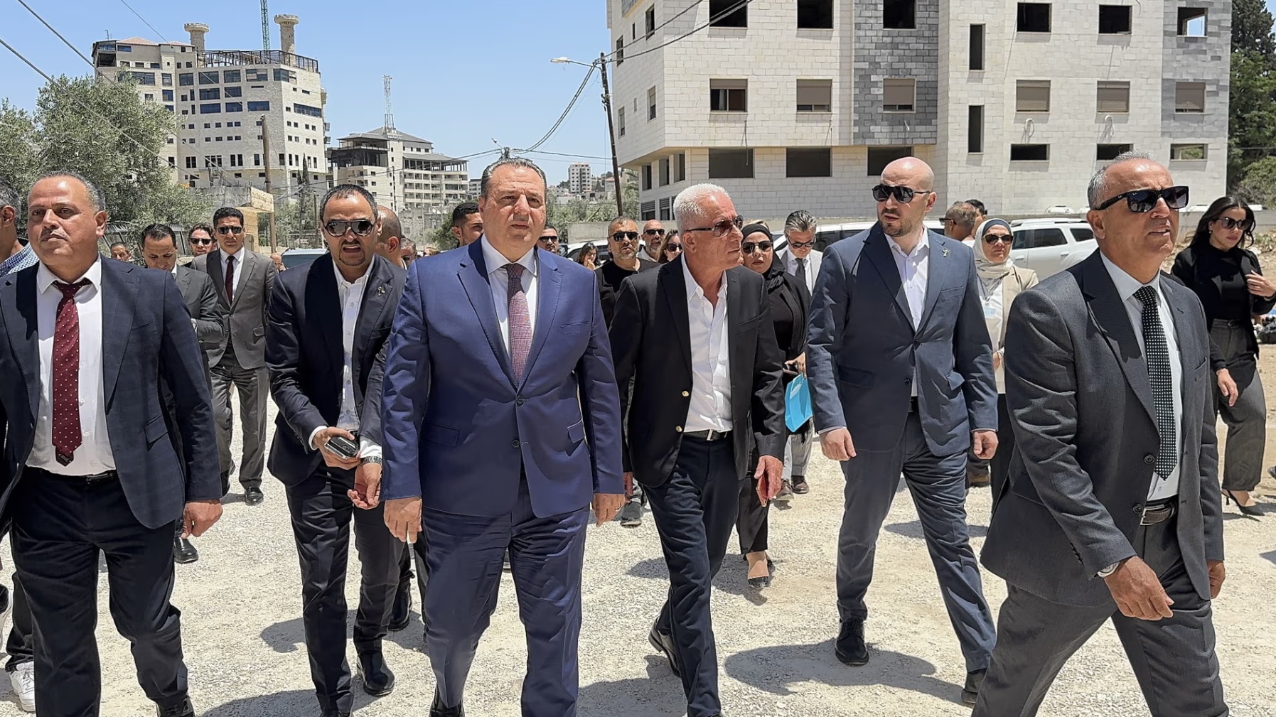Quân đội Israel nổ súng cảnh cáo 25 nhà ngoại giao đang thăm Bờ Tây