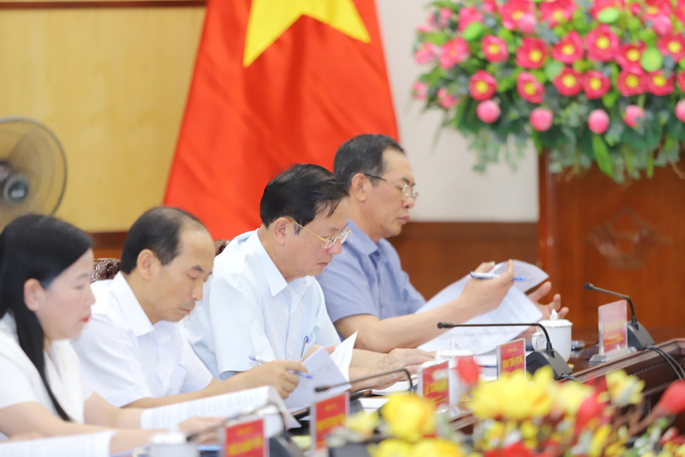 Quyết tâm chính trị cao nhất hoàn thành xóa nhà tạm, nhà dột nát trên địa bàn toàn tỉnh