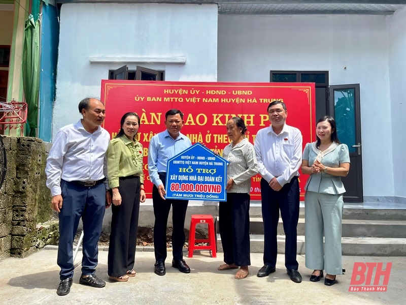 Kiểm tra, đôn đốc việc triển khai sắp xếp đơn vị hành chính dang nhap m88 xã; hỗ trợ xây dựng nhà ở cho hộ nghèo và giải ngân vốn đầu tư công tại huyện Hà Trung