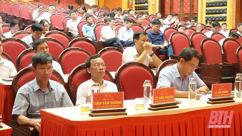 Cử tri huyện Như Thanh kiến nghị bố trí nguồn kinh phí cho 44 hộ đang sinh sống trong vùng ngập nước của lòng hồ sông Mực ra khu tái định cư