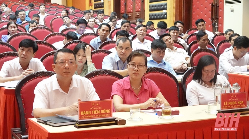 Cử tri huyện Như Thanh kiến nghị bố trí nguồn kinh phí cho 44 hộ đang sinh sống trong vùng ngập nước của lòng hồ sông Mực ra khu tái định cư