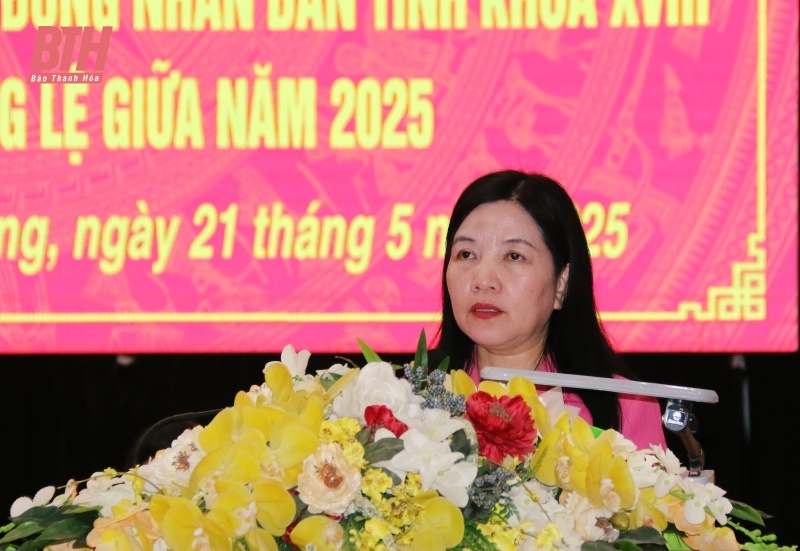 Chủ tịch Ủy ban MTTQ m88 trang chủ Phạm Thị Thanh Thủy và các đại biểu HĐND m88 trang chủ tiếp xúc cử tri huyện Quảng Xương