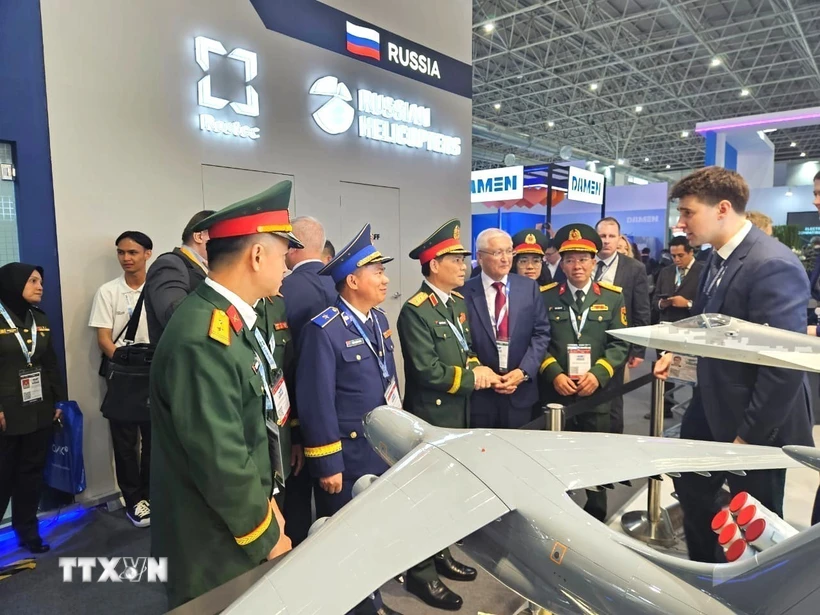 Việt Nam tham dự Triển lãm Hàng hải và hàng không vũ trụ quốc tế Langkawi 2025