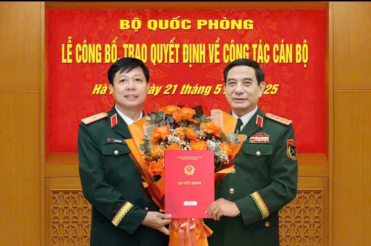 Bộ Quốc dang nhap m88 công bố, trao quyết định về công tác cán bộ