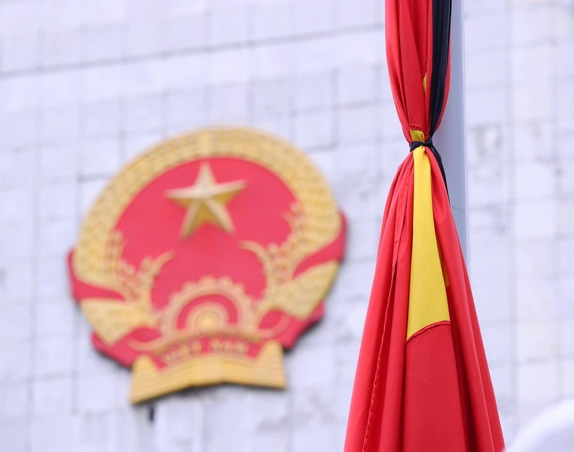 Treo cờ rủ, không tổ chức hoạt động vui chơi công cộng trong 2 ngày Quốc tang