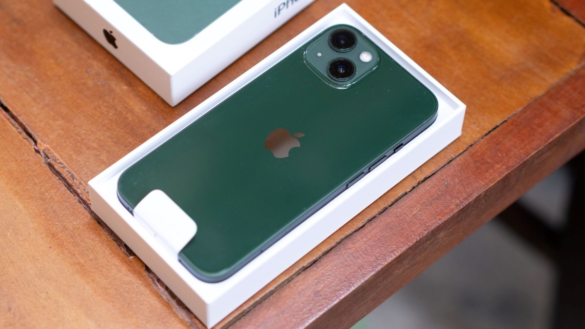 Nên mua iPhone 13 mới hay cũ ở thời điểm giữa cuối năm 2025?