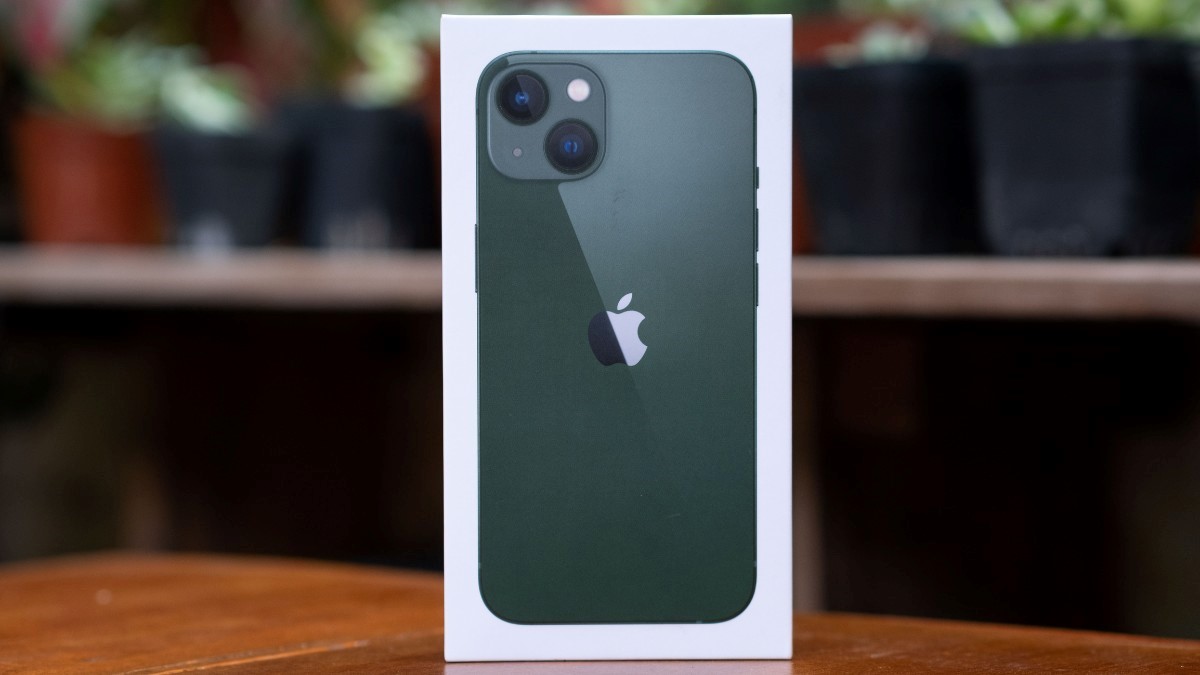Nên mua iPhone 13 mới hay cũ ở thời điểm giữa cuối năm 2025?