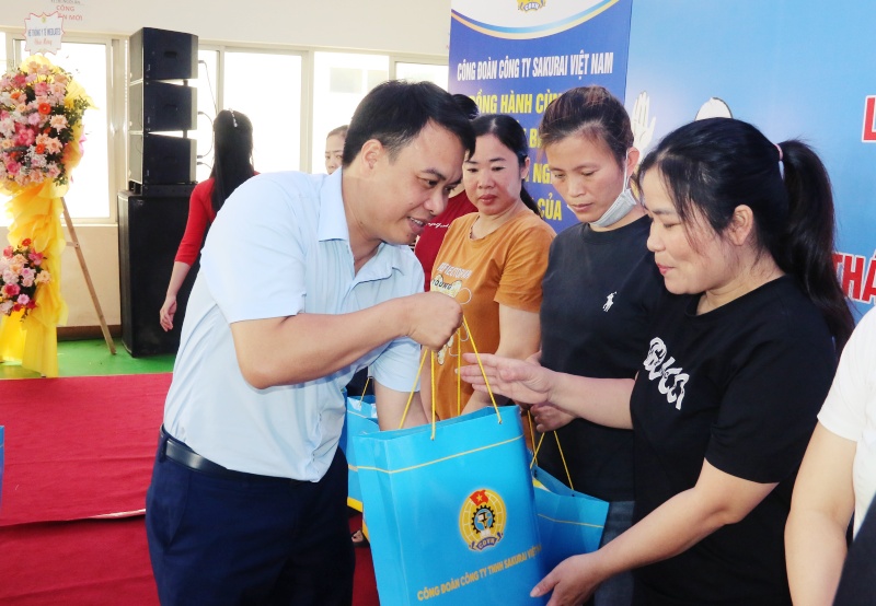 Công ty TNHH Sakurai Việt Nam tổ chức tri ân người lao động nhân “Tháng Công nhân” năm 2025