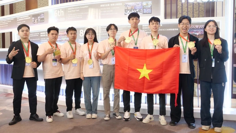 Sinh viên Việt Nam giành 3 giải thưởng tại cuộc thi ICT Huawei 2025