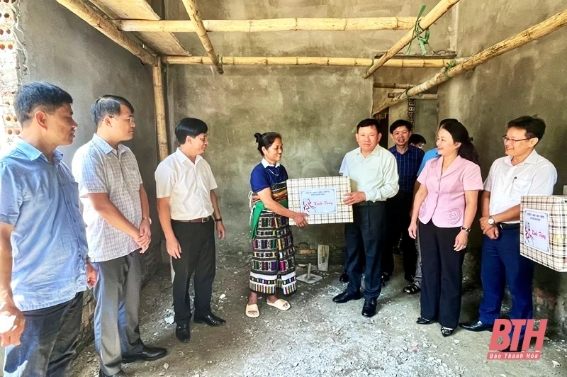 Huyện Quan m88 trang chủ cần bố trí cán bộ, công chức đảm bảo đúng người, đúng việc để phát huy được năng lực, sở trường của cán bộ