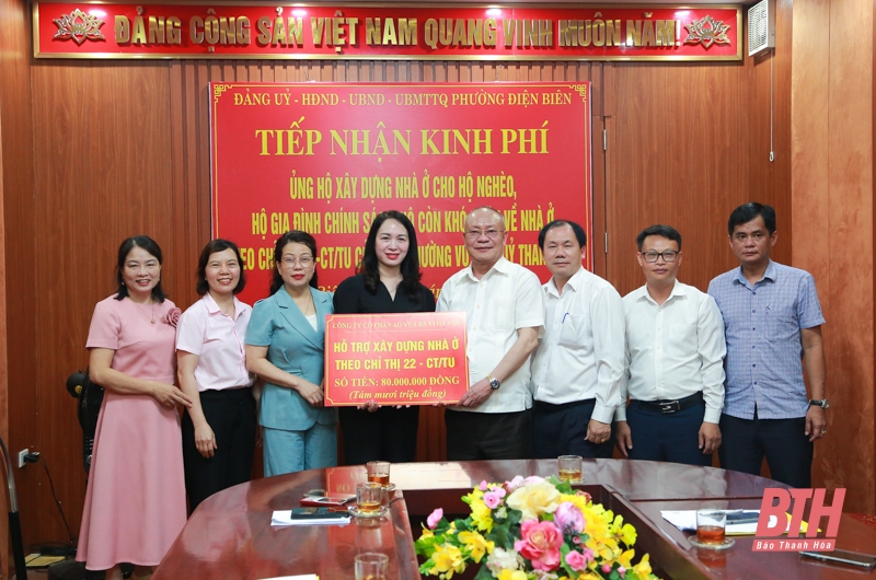 Tiếp nhận kinh phí hỗ trợ xây dựng 2 căn nhà ở cho hộ nghèo theo Chỉ thị 22 