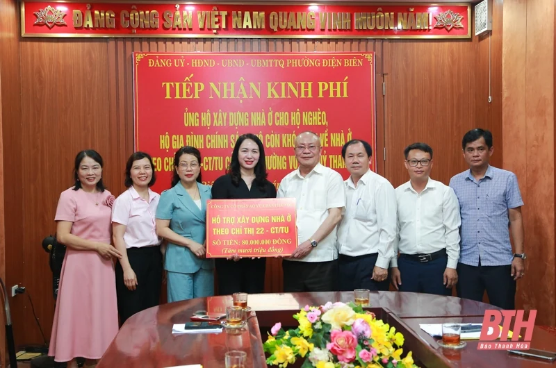 Tiếp nhận kinh phí hỗ trợ xây dựng 2 căn nhà ở cho hộ nghèo theo Chỉ thị 22 