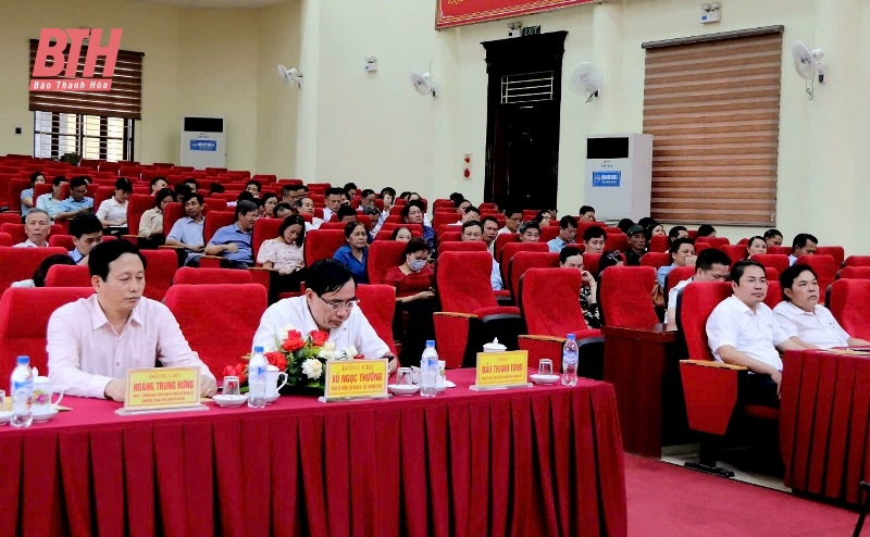 Cử tri huyện Yên Định kiến nghị hỗ trợ đối tượng thôi việc khi sáp nhập xã