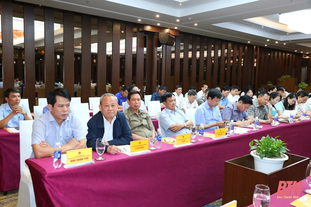 Lấy ý kiến về dự thảo Nghị quyết sửa đổi, bổ sung một số điều của Hiến pháp năm 2013