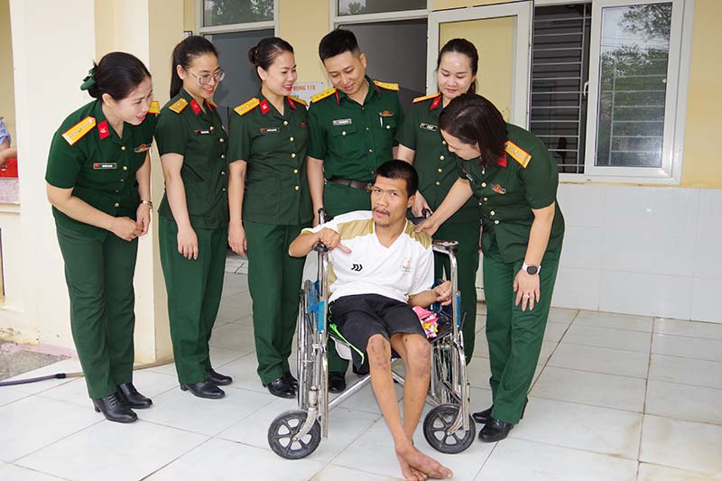 Thăm, tặng quà Trung tâm bảo trợ số 2 tỉnh Thanh Hoá