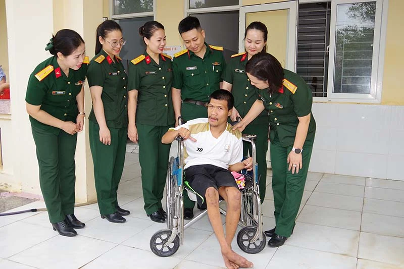 Thăm, tặng quà Trung tâm bảo trợ số 2 tỉnh Thanh Hoá