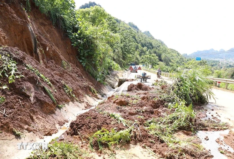 Mưa lớn tiếp tục kéo dài, đề phòng lũ quét, sạt lở đất ở 12 tỉnh Bắc Bộ
