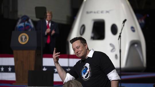 Elon Musk đe dọa làm tê liệt chương trình không gian của Mỹ
