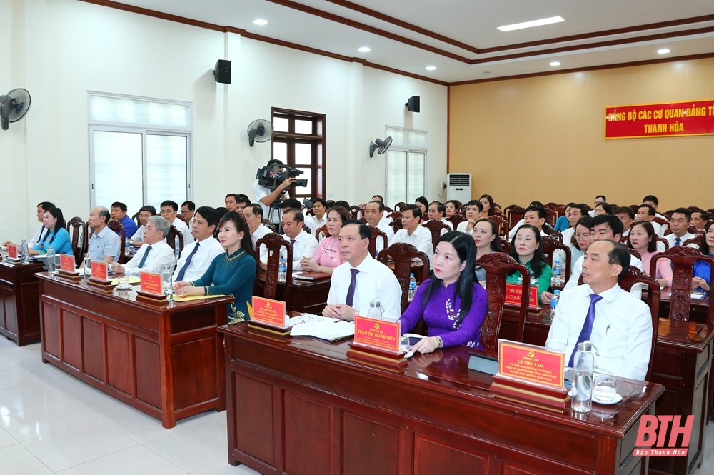 Gắn kết chặt chẽ việc học tập và làm theo tư tưởng, đạo đức, phong m88 link mới nhấth của Bác với m88 link mới nhất phong trào thi đua yêu nước trên tất cả m88 link mới nhất ngành, lĩnh vực