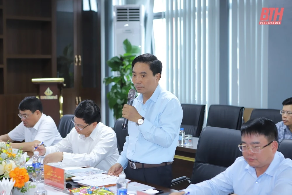 Bí thư Tỉnh ủy Nguyễn Doãn Anh kiểm tra tình hình sản xuất tại Nhà máy Cơ khí công nghệ cao Nghi Sơn và Công ty Xi măng Nghi Sơn