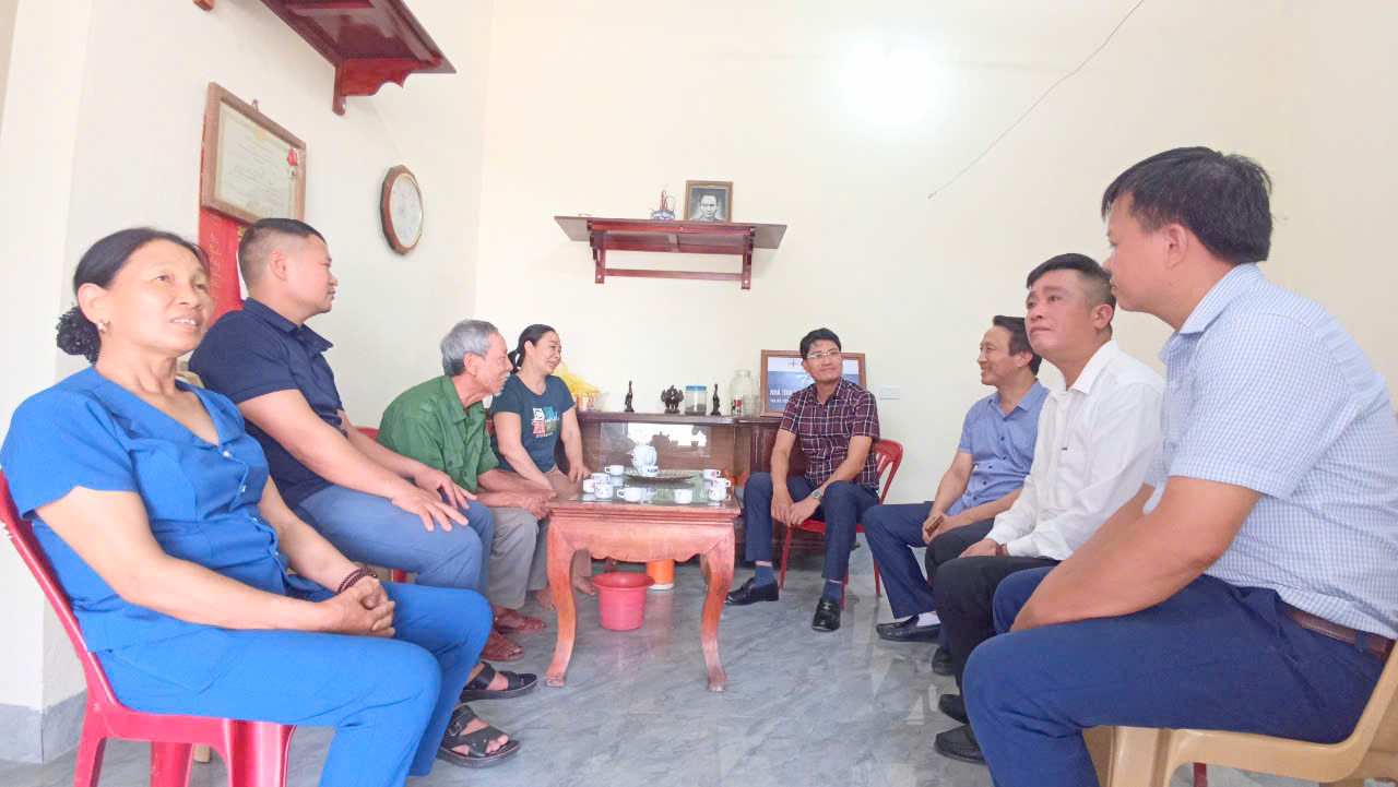 Công ty Nhiệt điện Nghi cá cược bóng đá m88 trao tặng nhà tình nghĩa cho các hộ nghèo tại xã Tây Hồ (Thọ Xuân) 