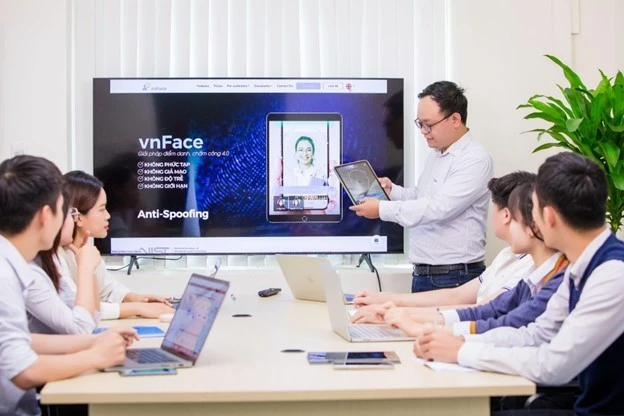 Giảm thời gian cấp giấy phép lao động cho người nước ngoài làm việc tại Việt Nam