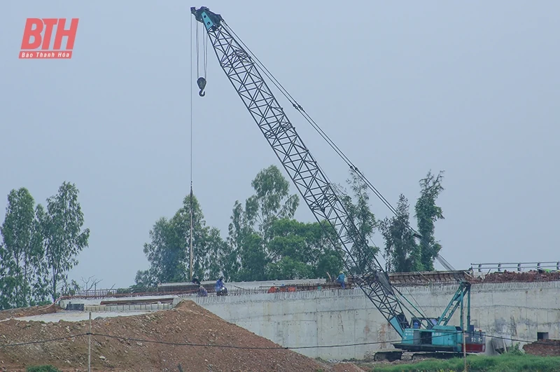 Đẩy nhanh tiến độ thi công các dự án giao thông trọng điểm