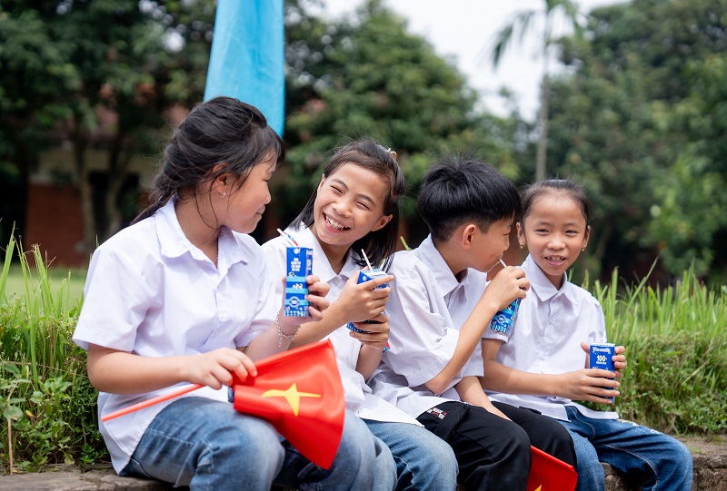 Gần 70.000 hộp sữa được trao tặng trẻ đăng ký m88 khó khăn, khởi đầu “Tháng của trẻ đăng ký m88” đầy ý nghĩa
