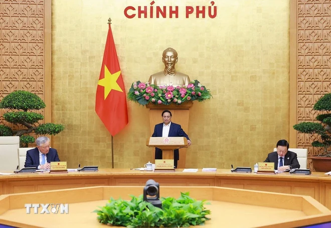 Thủ tướng: Biểu dương tinh thần “làm ngày, làm đêm, làm thêm ngày nghỉ”