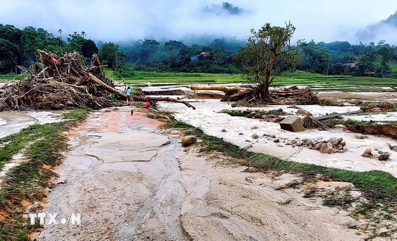 Nguy cơ lũ quét, sạt lở ở Thanh Hóa, Đắk Nông và lốc xoáy trên nhiều vùng biển