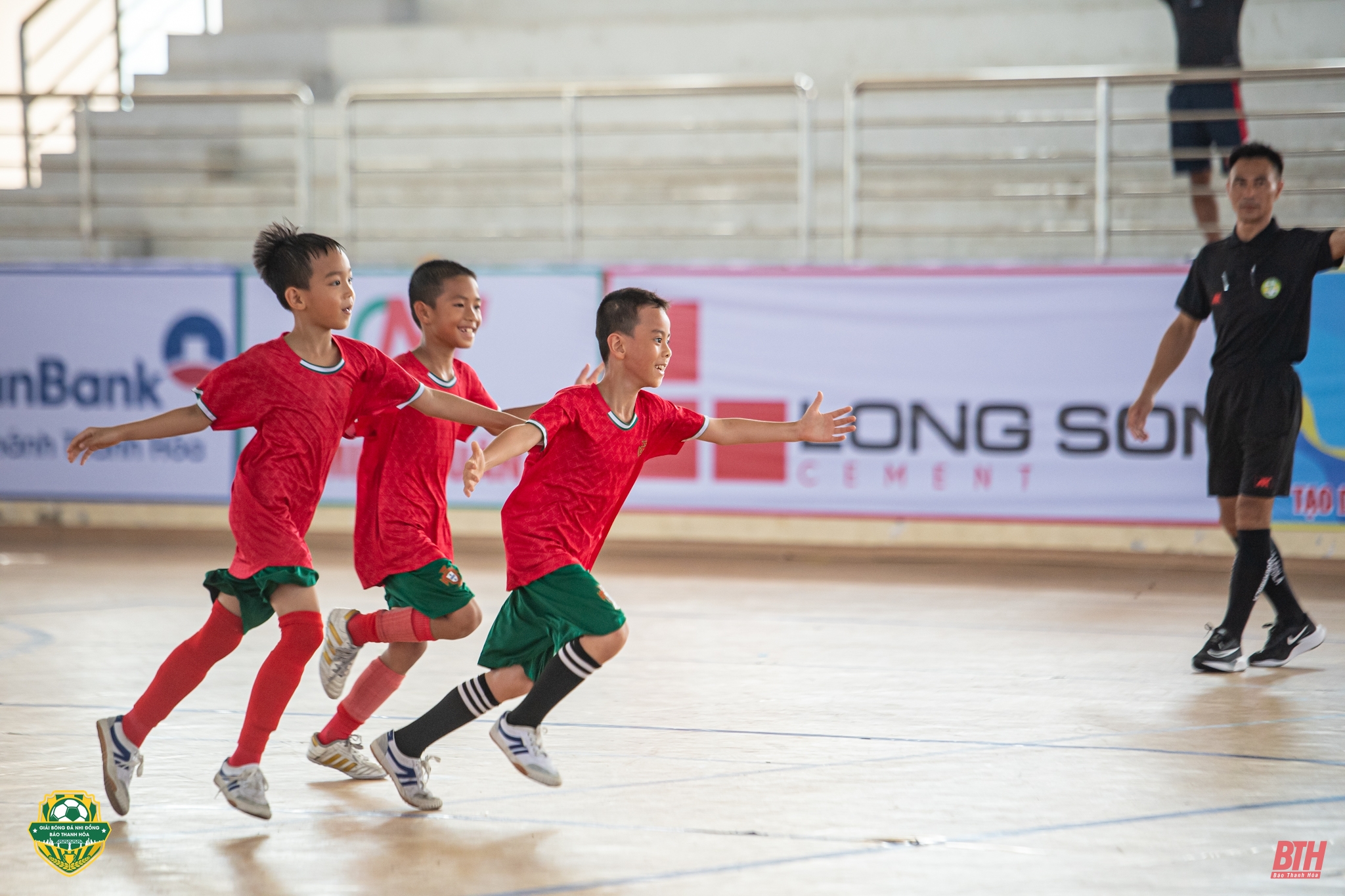 Giải Bóng đá Nhi đồng Báo Thanh Hoá lần thứ IV: Xác định 3 đội bóng đầu tiên giành vé vào tứ kết U8