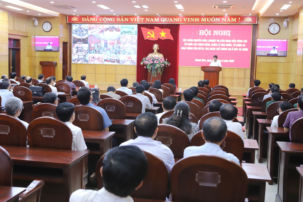 Tập huấn chuyên môn, nghiệp vụ công tác tổ chức xây dựng Đảng, quản lý nhà nước, tổ chức và hoạt động của MTTQ, các đoàn thể vao m88 trị ở cấp xã (mới)