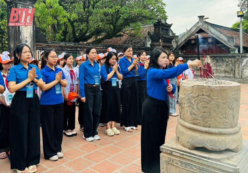 92 đội viên xuất sắc, cháu ngoan Bác Hồ được trao danh hiệu “Ngàn hoa việc tốt”