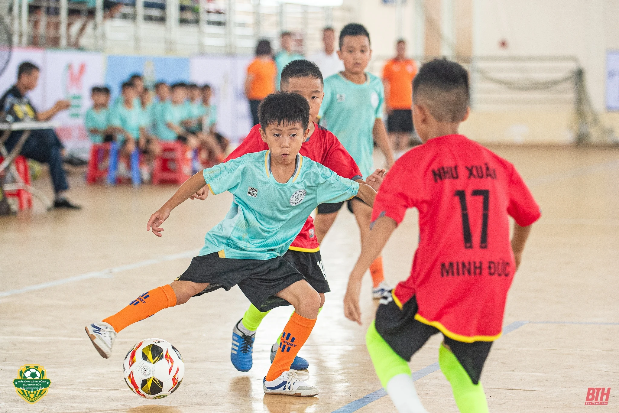Hứa hẹn kịch tính và bùng nổ tại tứ kết lứa tuổi U8 giải Bóng đá Nhi đồng Báo Thanh Hoá lần thứ IV