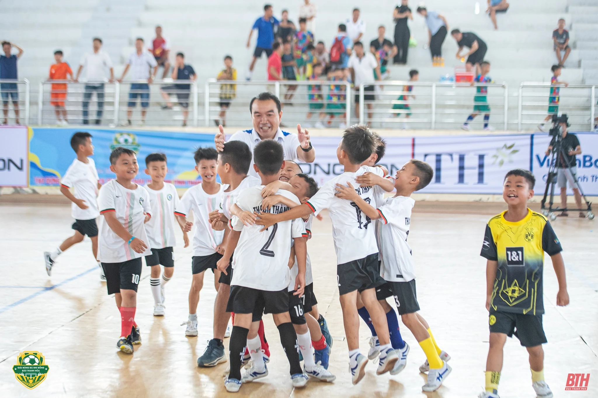 Loạt penalty nghẹt thở đưa Thạch Thành vào bán kết, chia tay ĐKVĐ U8 TP Thanh Hoá